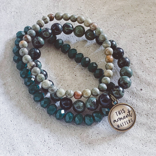 "This moment matters" bracelet set